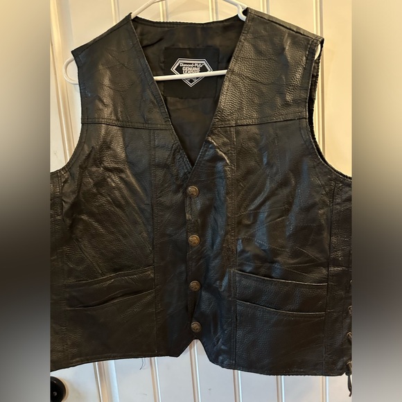 Vintage Diamond Plate Buffalo Leather
Motorcycle Vest Sz L Live to Ride Patch - Picture 11 of 11